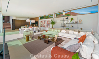 Villa contemporánea de diseño con vistas panorámicas en venta en el Valle del Golf de Nueva Andalucía, Marbella 800143 