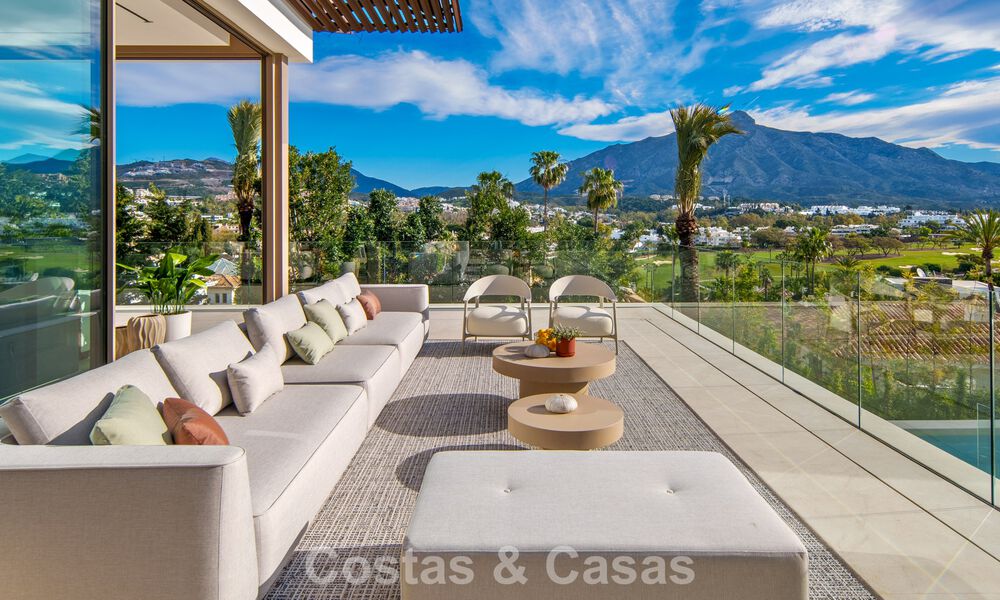 Villa contemporánea de diseño con vistas panorámicas en venta en el Valle del Golf de Nueva Andalucía, Marbella 800144