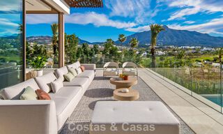 Villa contemporánea de diseño con vistas panorámicas en venta en el Valle del Golf de Nueva Andalucía, Marbella 800144 