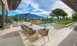 Villa contemporánea de diseño con vistas panorámicas en venta en el Valle del Golf de Nueva Andalucía, Marbella 800147 