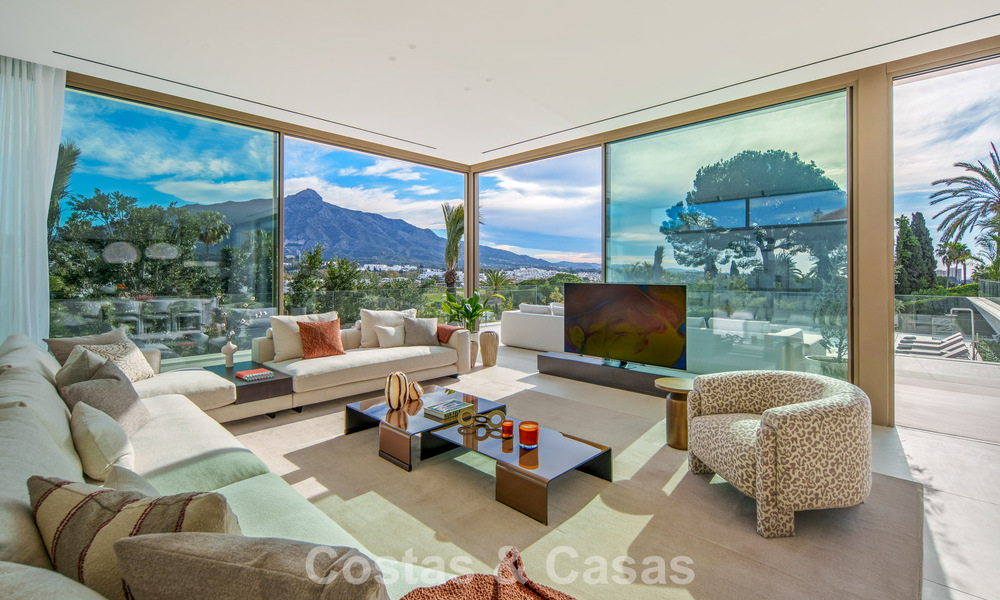 Villa contemporánea de diseño con vistas panorámicas en venta en el Valle del Golf de Nueva Andalucía, Marbella 800148