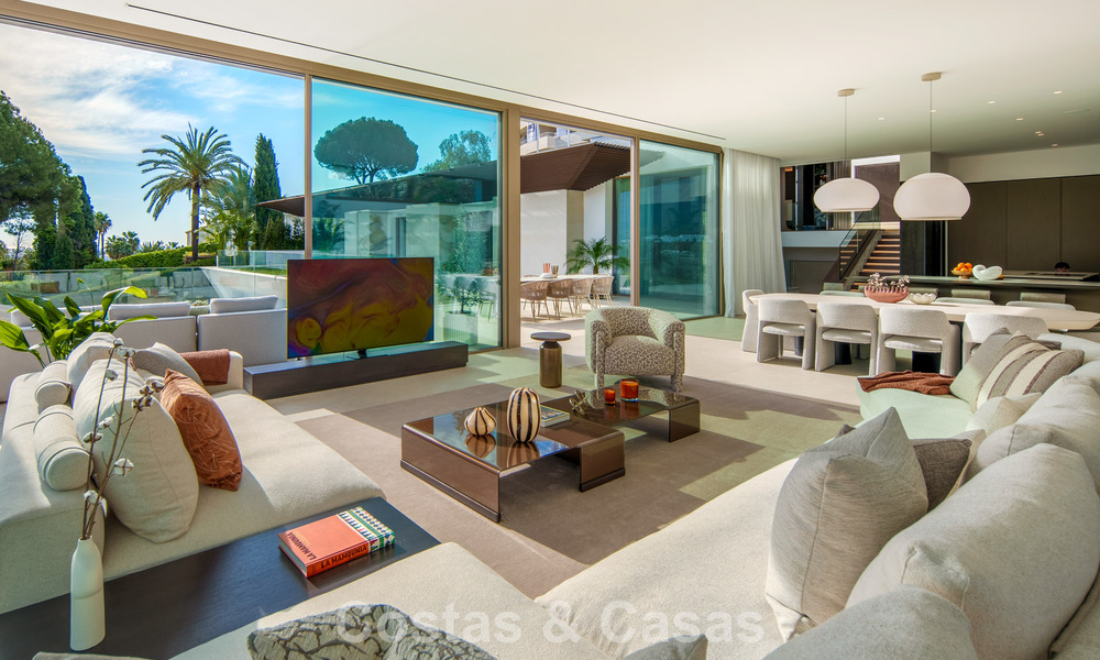 Villa contemporánea de diseño con vistas panorámicas en venta en el Valle del Golf de Nueva Andalucía, Marbella 800149