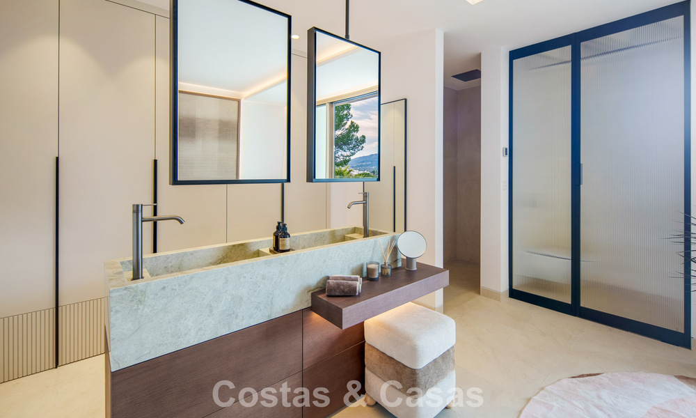 Villa contemporánea de diseño con vistas panorámicas en venta en el Valle del Golf de Nueva Andalucía, Marbella 800152