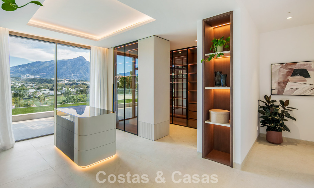 Villa contemporánea de diseño con vistas panorámicas en venta en el Valle del Golf de Nueva Andalucía, Marbella 800158