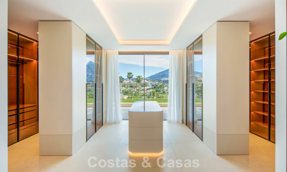 Villa contemporánea de diseño con vistas panorámicas en venta en el Valle del Golf de Nueva Andalucía, Marbella 800159