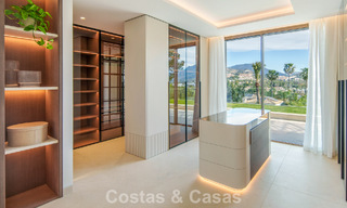 Villa contemporánea de diseño con vistas panorámicas en venta en el Valle del Golf de Nueva Andalucía, Marbella 800160 