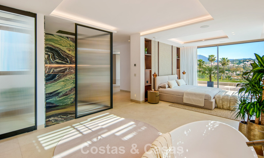 Villa contemporánea de diseño con vistas panorámicas en venta en el Valle del Golf de Nueva Andalucía, Marbella 800163