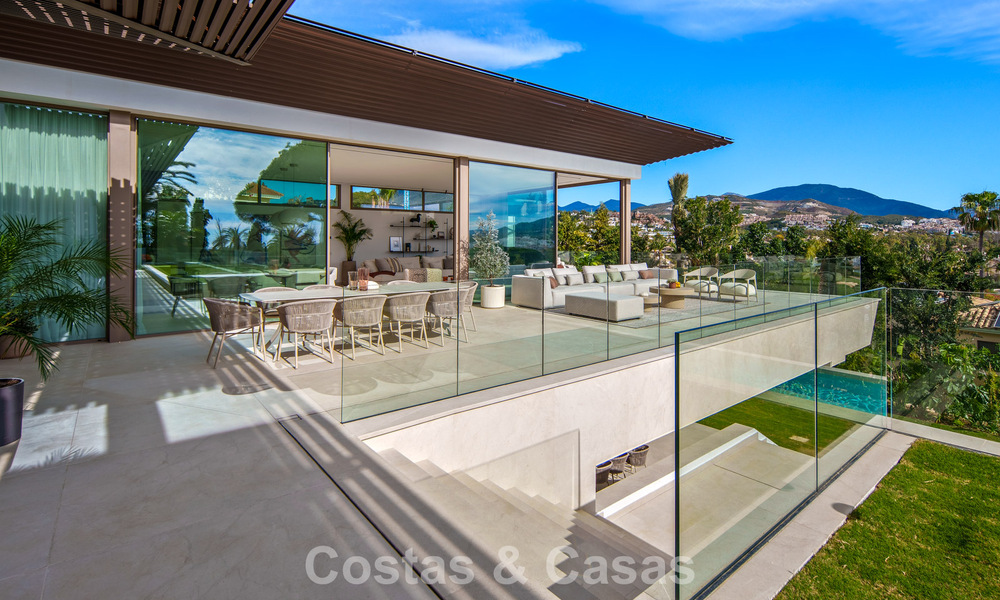 Villa contemporánea de diseño con vistas panorámicas en venta en el Valle del Golf de Nueva Andalucía, Marbella 800168