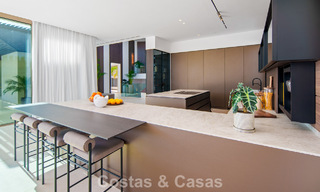 Villa contemporánea de diseño con vistas panorámicas en venta en el Valle del Golf de Nueva Andalucía, Marbella 800174 