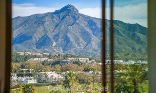 Villa contemporánea de diseño con vistas panorámicas en venta en el Valle del Golf de Nueva Andalucía, Marbella 800180 