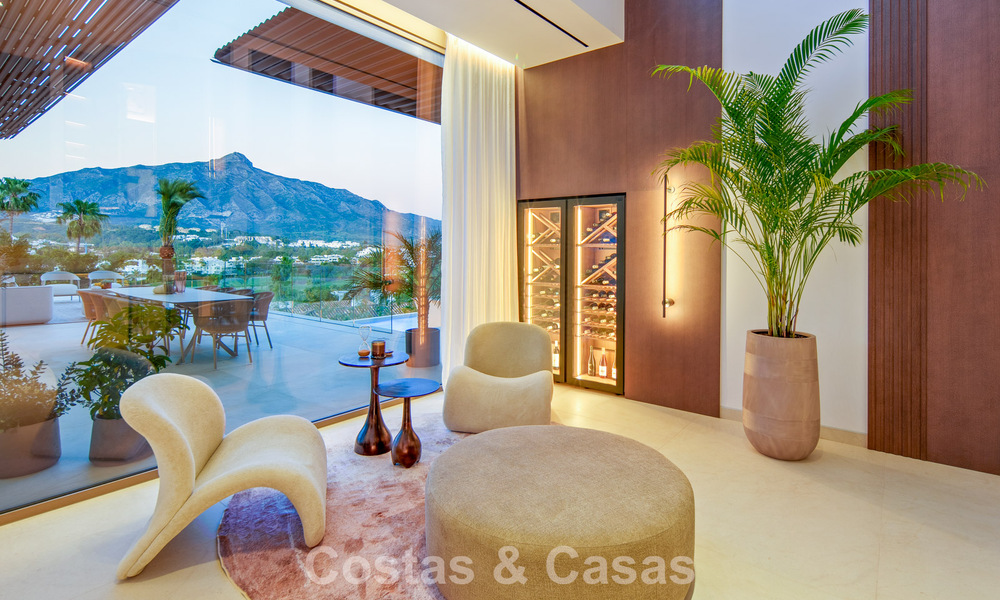 Villa contemporánea de diseño con vistas panorámicas en venta en el Valle del Golf de Nueva Andalucía, Marbella 800185