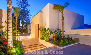 Villa contemporánea de diseño con vistas panorámicas en venta en el Valle del Golf de Nueva Andalucía, Marbella 800196 