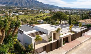 Villa contemporánea de diseño con vistas panorámicas en venta en el Valle del Golf de Nueva Andalucía, Marbella 800197 