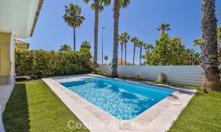 Villa adosada reformada en venta con vista al mar en el campo de golf al este de Marbella 800236 