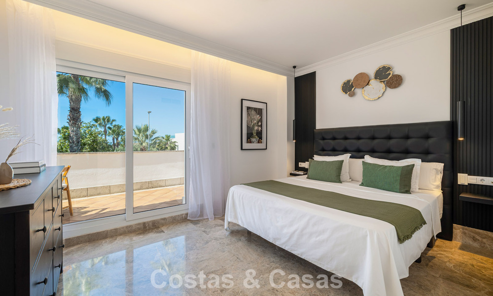 Villa adosada reformada en venta con vista al mar en el campo de golf al este de Marbella 800242