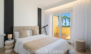 Villa adosada reformada en venta con vista al mar en el campo de golf al este de Marbella 800248 