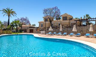 Villa adosada reformada en venta con vista al mar en el campo de golf al este de Marbella 800257 