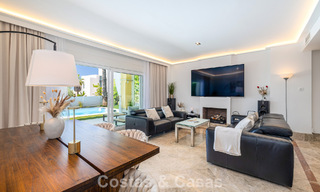 Villa adosada reformada en venta con vista al mar en el campo de golf al este de Marbella 800259 