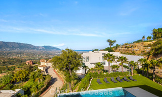 Elegante villa de lujo de estilo contemporáneo en venta en las colinas de Marbella Este 800267 