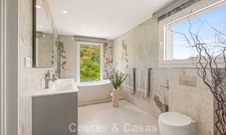 Elegante villa de lujo de estilo contemporáneo en venta en las colinas de Marbella Este 800278 