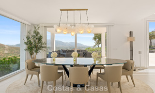 Elegante villa de lujo de estilo contemporáneo en venta en las colinas de Marbella Este 800287 