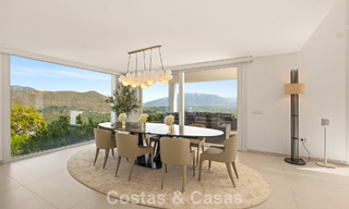 Elegante villa de lujo de estilo contemporáneo en venta en las colinas de Marbella Este 800288 