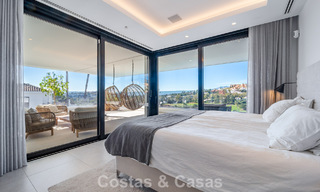 Sofisticada villa de lujo en venta con vistas panorámicas en el prestigioso valle del golf de Nueva Andalucía, Marbella 800330 