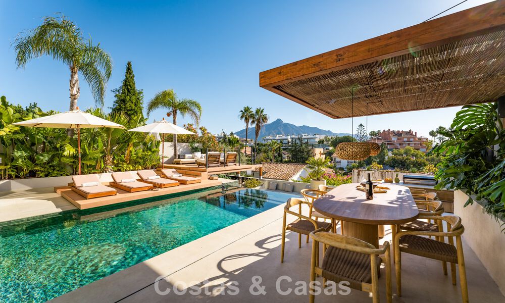 Villa moderna de lujo reformada con impresionantes vistas en venta en Nueva Andalucía, Marbella 800344