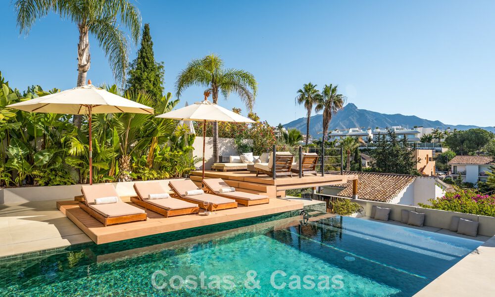 Villa moderna de lujo reformada con impresionantes vistas en venta en Nueva Andalucía, Marbella 800345