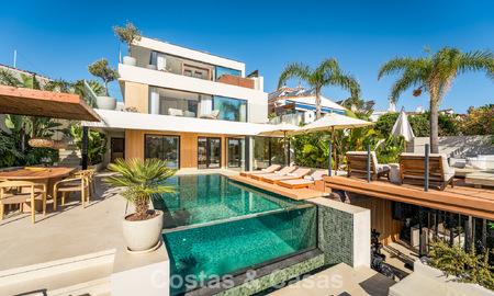 Villa moderna de lujo reformada con impresionantes vistas en venta en Nueva Andalucía, Marbella 800353