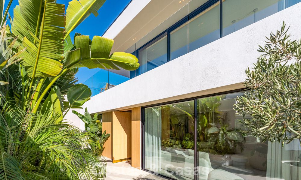 Villa moderna de lujo reformada con impresionantes vistas en venta en Nueva Andalucía, Marbella 800356