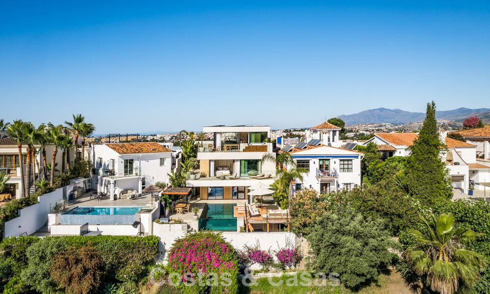 Villa moderna de lujo reformada con impresionantes vistas en venta en Nueva Andalucía, Marbella 800363