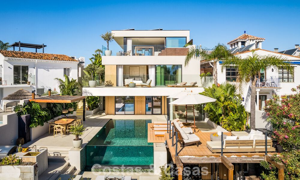 Villa moderna de lujo reformada con impresionantes vistas en venta en Nueva Andalucía, Marbella 800364