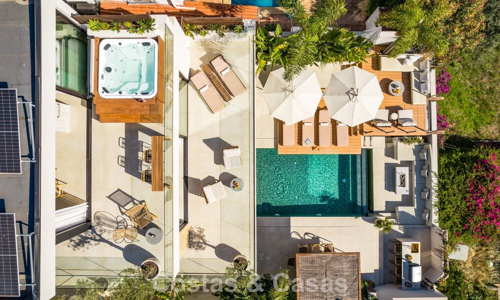 Villa moderna de lujo reformada con impresionantes vistas en venta en Nueva Andalucía, Marbella 800366