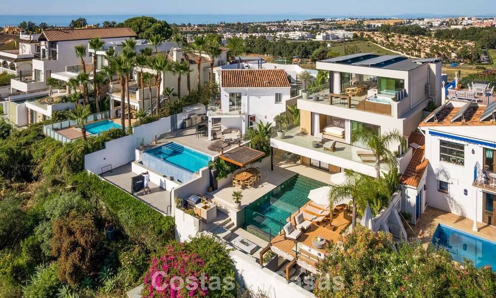 Villa moderna de lujo reformada con impresionantes vistas en venta en Nueva Andalucía, Marbella 800369