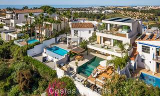 Villa moderna de lujo reformada con impresionantes vistas en venta en Nueva Andalucía, Marbella 800369 