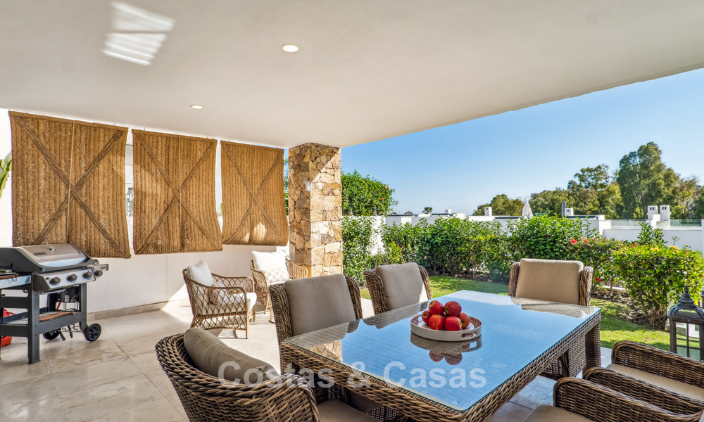 Lujosa casa adosada en venta cerca de Puente Romano, Milla de Oro de Marbella 800372