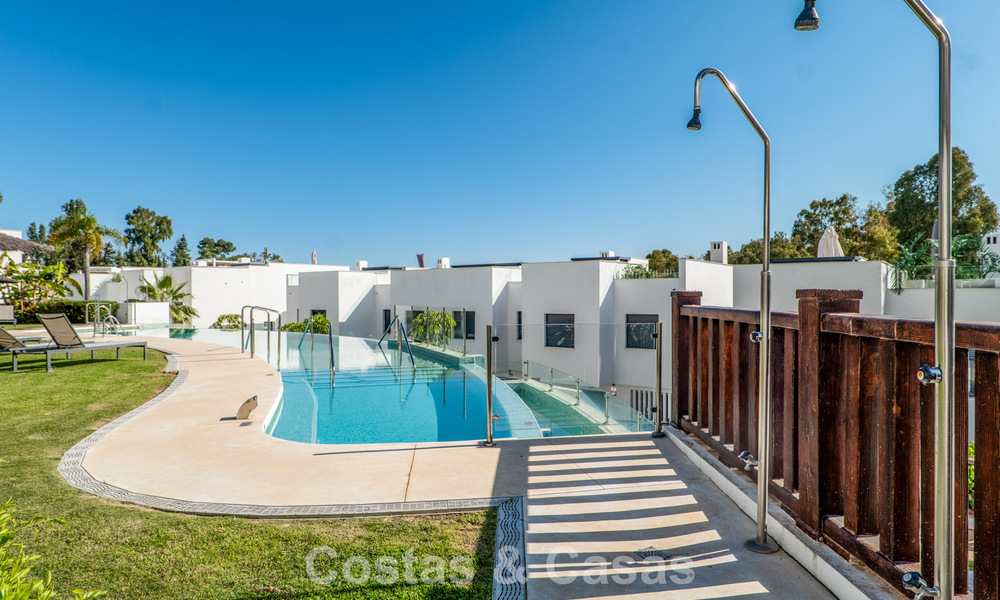 Lujosa casa adosada en venta cerca de Puente Romano, Milla de Oro de Marbella 800374