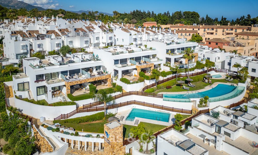 Lujosa casa adosada en venta cerca de Puente Romano, Milla de Oro de Marbella 800377