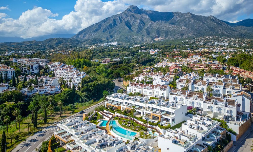 Lujosa casa adosada en venta cerca de Puente Romano, Milla de Oro de Marbella 800379