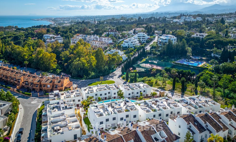Lujosa casa adosada en venta cerca de Puente Romano, Milla de Oro de Marbella 800380
