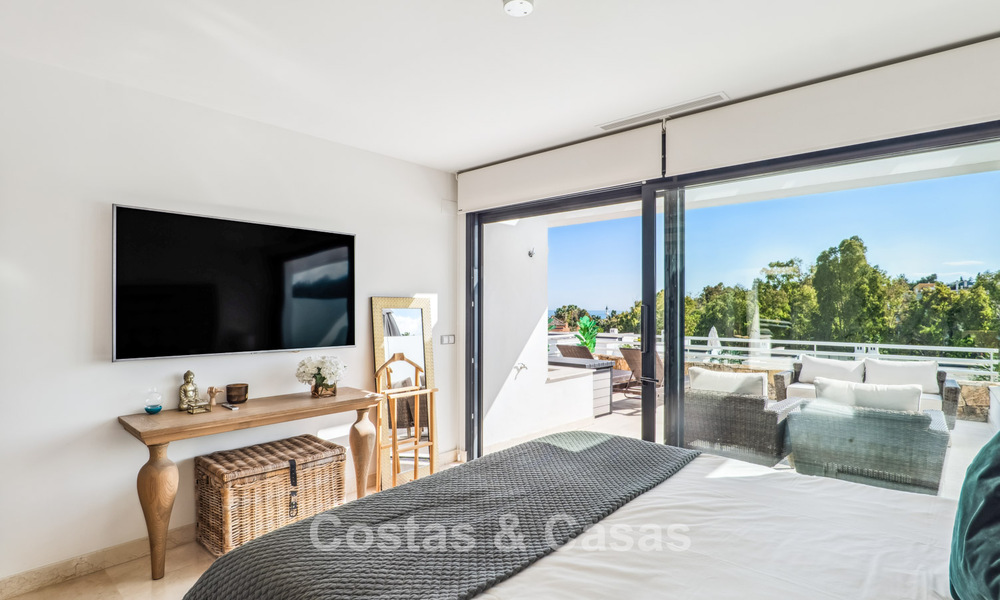 Lujosa casa adosada en venta cerca de Puente Romano, Milla de Oro de Marbella 800381