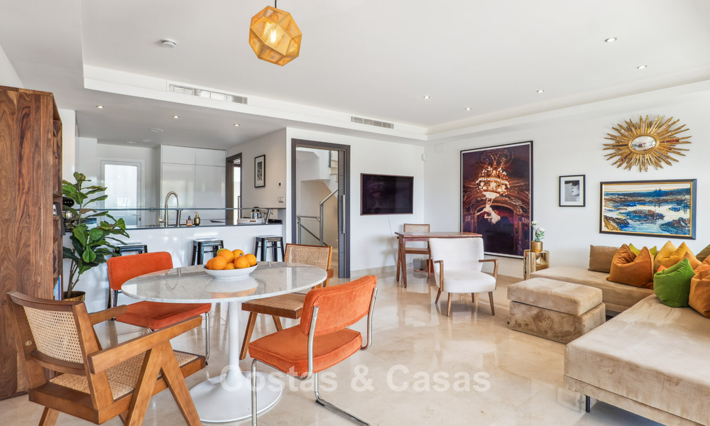 Lujosa casa adosada en venta cerca de Puente Romano, Milla de Oro de Marbella 800393