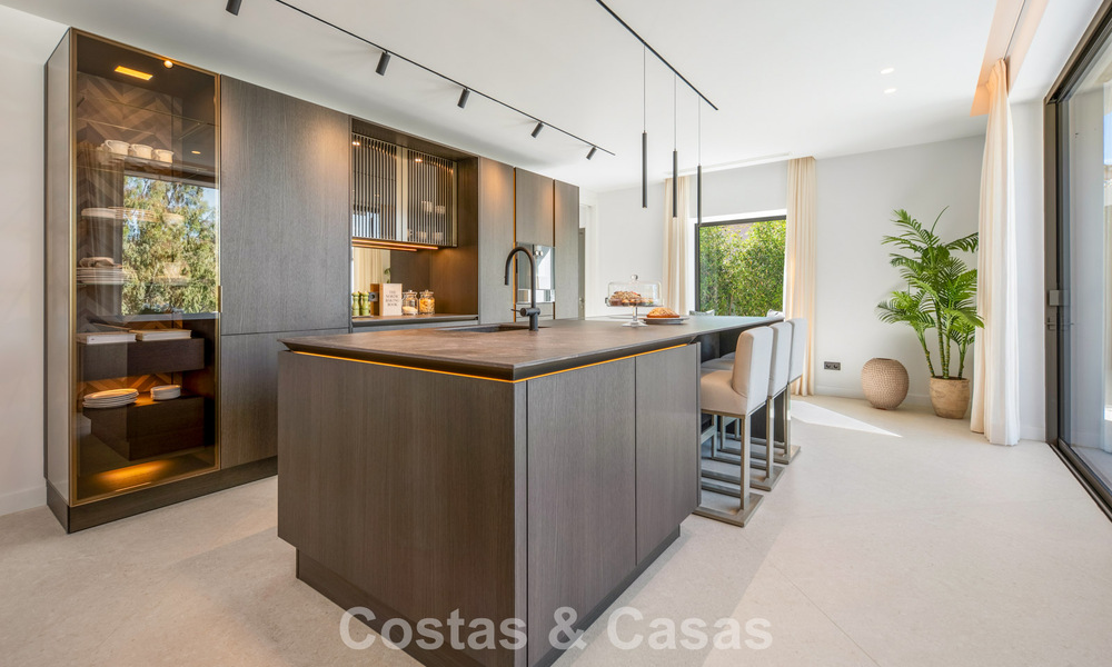 Moderna villa de lujo mediterránea en venta en una urbanización cerrada en Marbella - Benahavís 800399