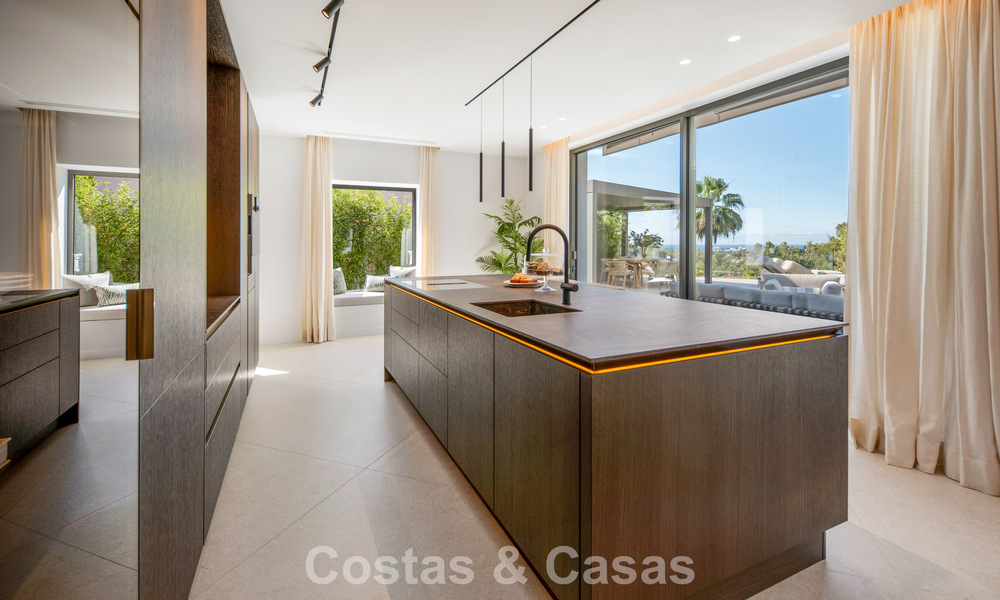 Moderna villa de lujo mediterránea en venta en una urbanización cerrada en Marbella - Benahavís 800400