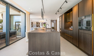 Moderna villa de lujo mediterránea en venta en una urbanización cerrada en Marbella - Benahavís 800402 