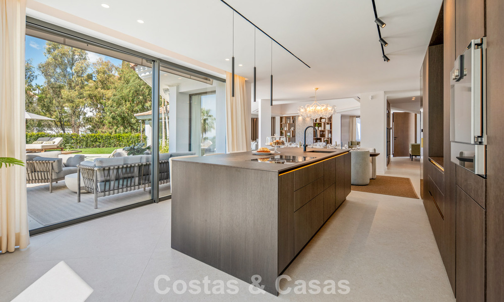 Moderna villa de lujo mediterránea en venta en una urbanización cerrada en Marbella - Benahavís 800403