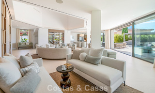 Moderna villa de lujo mediterránea en venta en una urbanización cerrada en Marbella - Benahavís 800412 