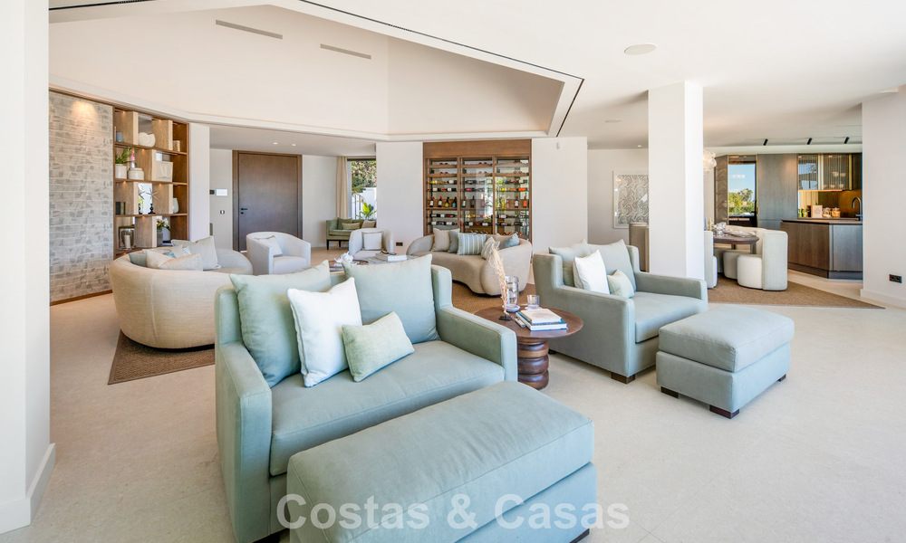 Moderna villa de lujo mediterránea en venta en una urbanización cerrada en Marbella - Benahavís 800413