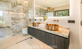 Moderna villa de lujo mediterránea en venta en una urbanización cerrada en Marbella - Benahavís 800439 